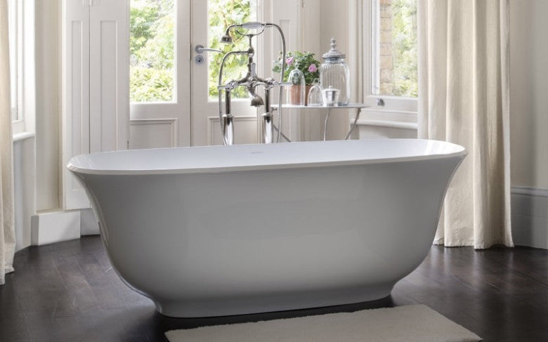AMT-N-SW-NO_White freestanding bathtub.